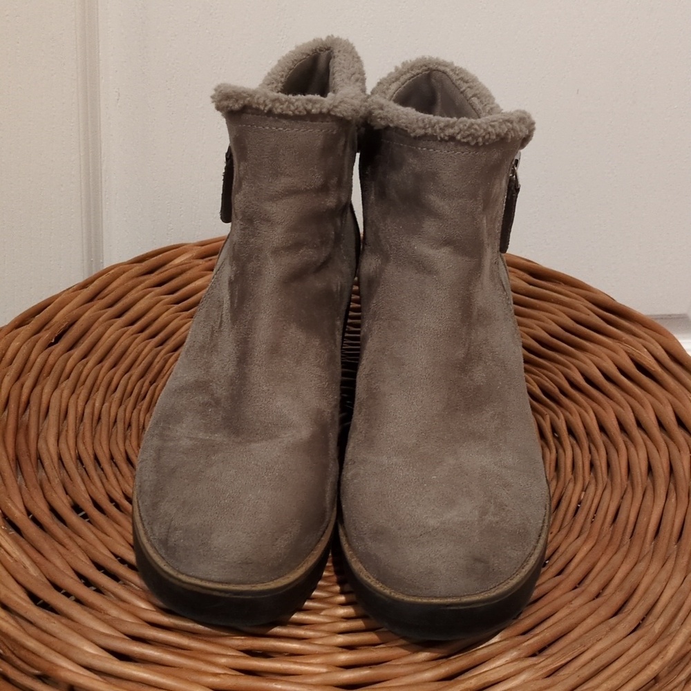 Bandolino Grey Winter Soft Booties Womens 8 - Picture 2 of 8